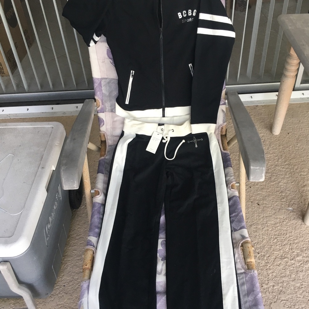 M 🖤BCBGMaxAzria🖤2pc - Picture 2 of 8